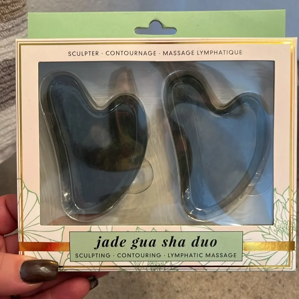 Lindo brand jade gua sha duo- NWT